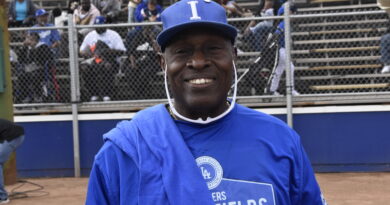 Compton Honors Lenny Randle